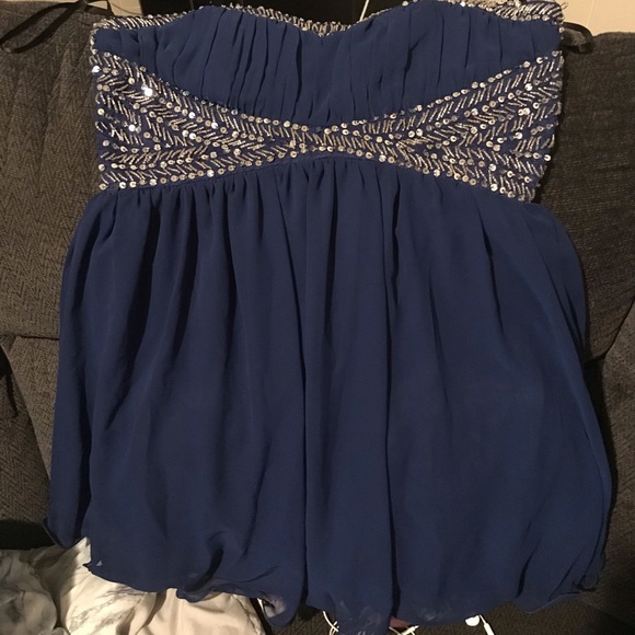 formal dress - Picture 1 of 3